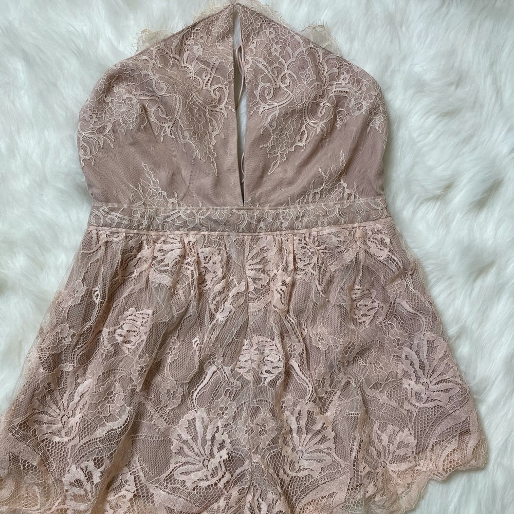 Blush pink lacey tie up shorts romper size L